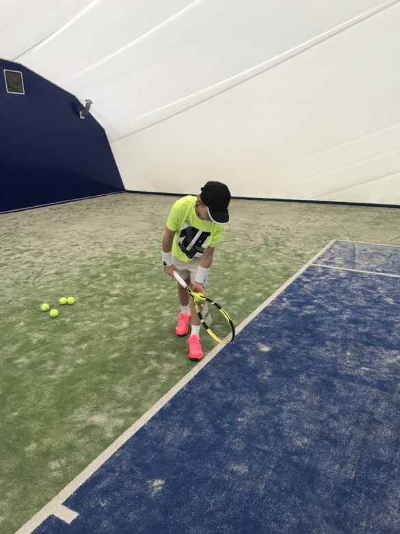 trening tenisowy dziecka